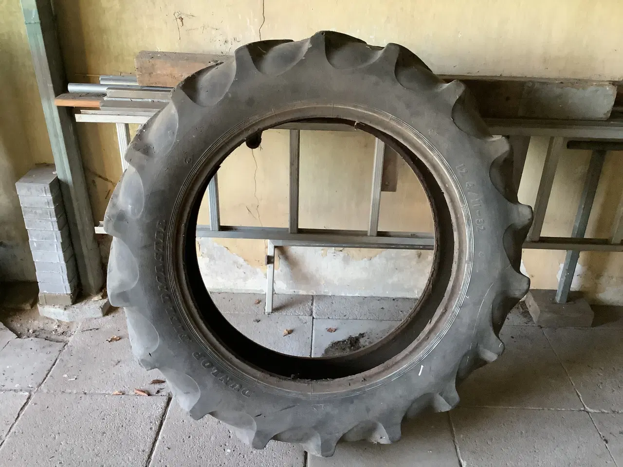 Billede 1 - Traktordæk 12.4/11-32 