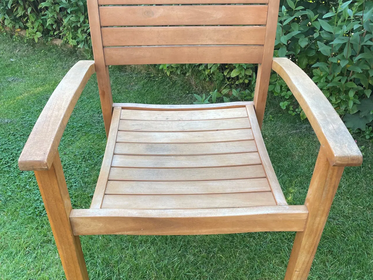 Billede 2 - Havebord m 6 stole
