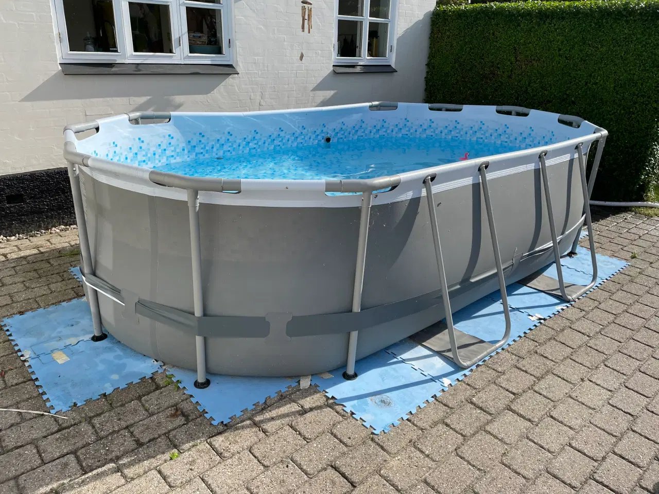 Billede 1 - Ovalt badebassin / pool med alt tilbehør