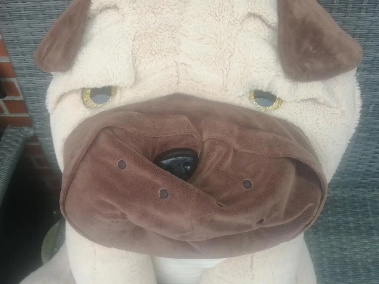 Billede 1 - BULLDOG TØJ HUND, HØJDE 1 M, I FLOT STAND