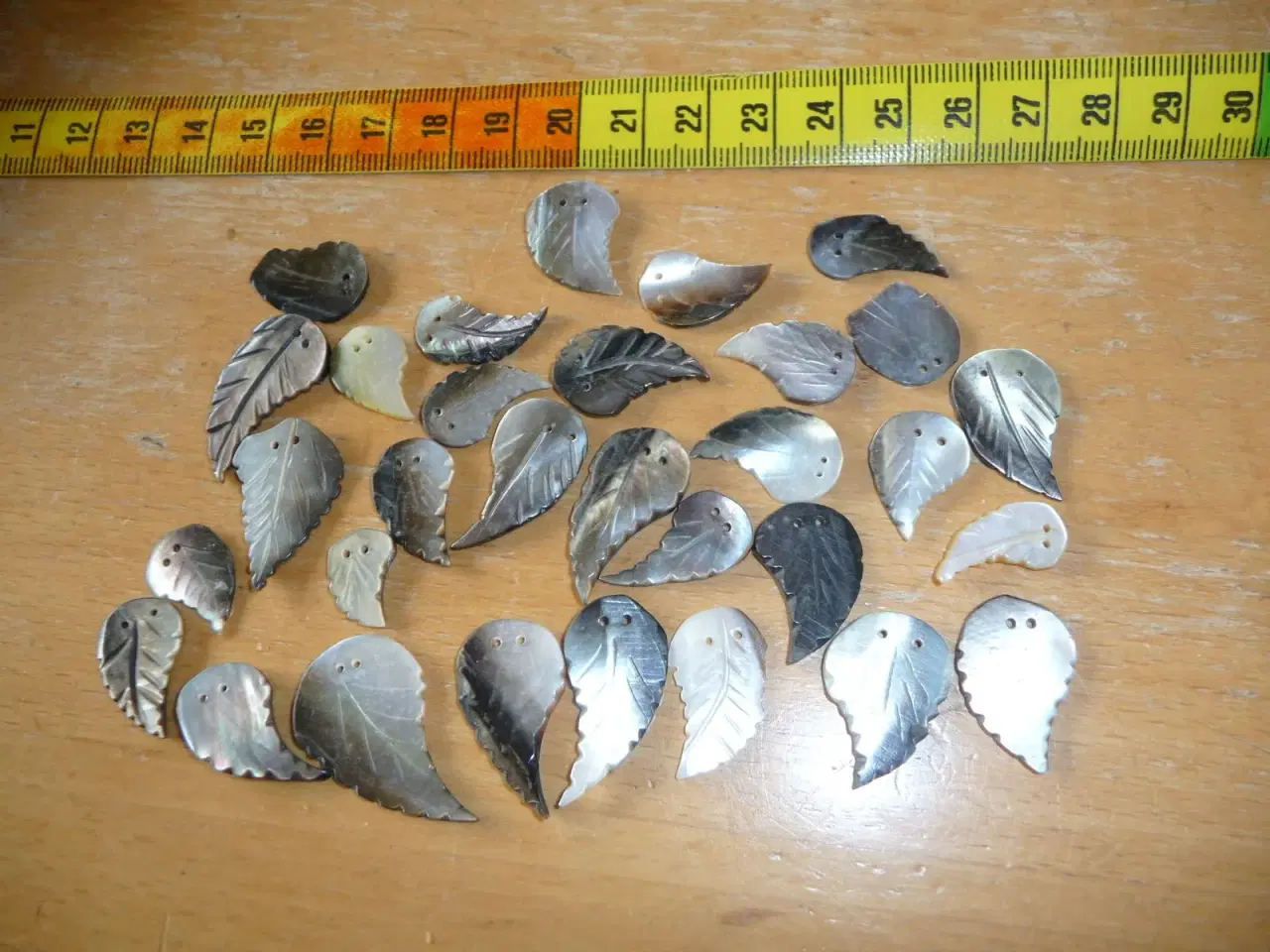 Billede 1 - 31 perlemor blad perler