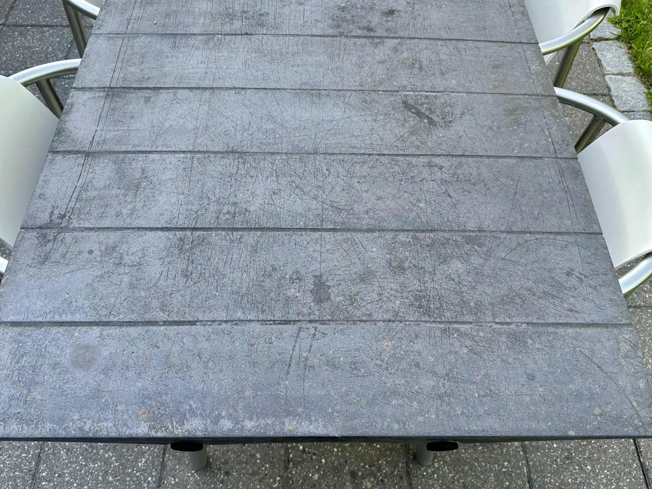 Billede 7 - Havebord fra Trip Trap i beton