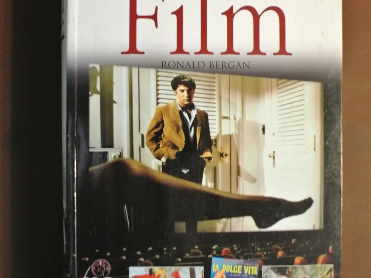 Billede 1 - aschehougs bog om film, af ronald bergan, emne: ku