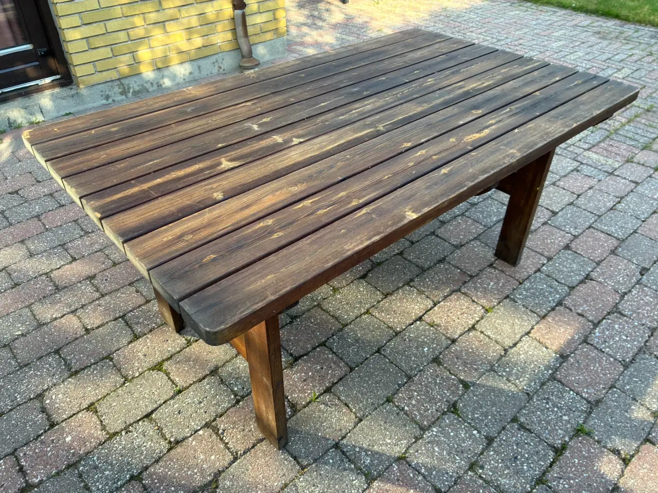 Billede 2 - Havebord med massive træplanker 