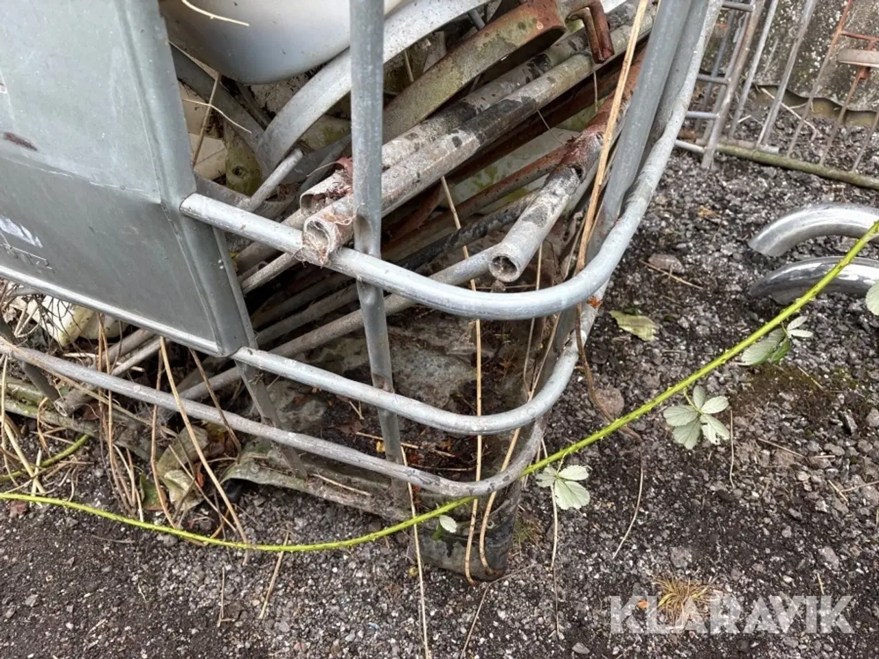 Billede 8 - Foderkrybber og inventar anslået 22 styk.