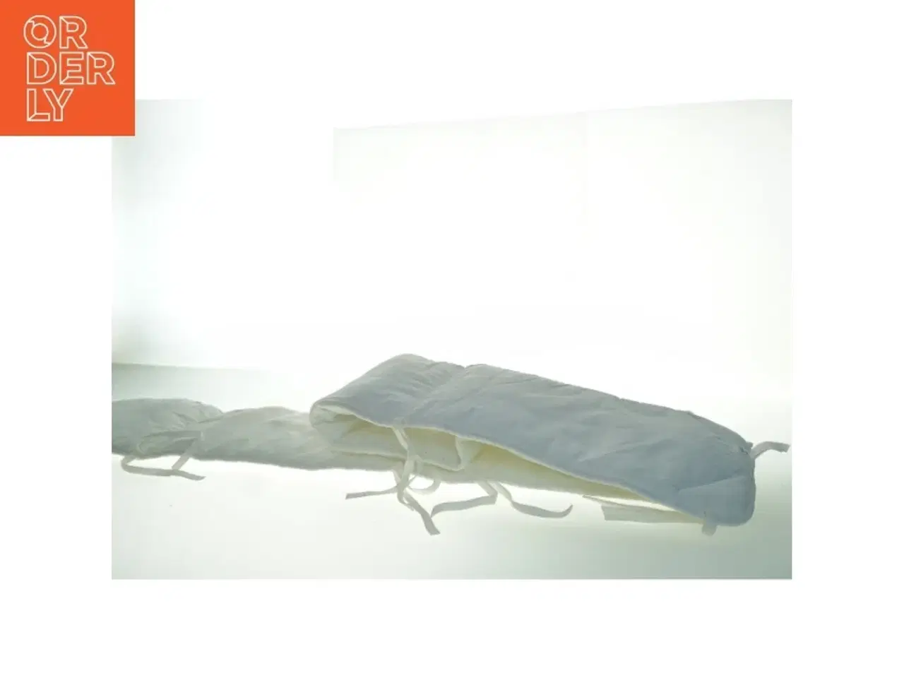 Billede 3 - Hvid sengerand fra BabyDan (str. 228 cm)