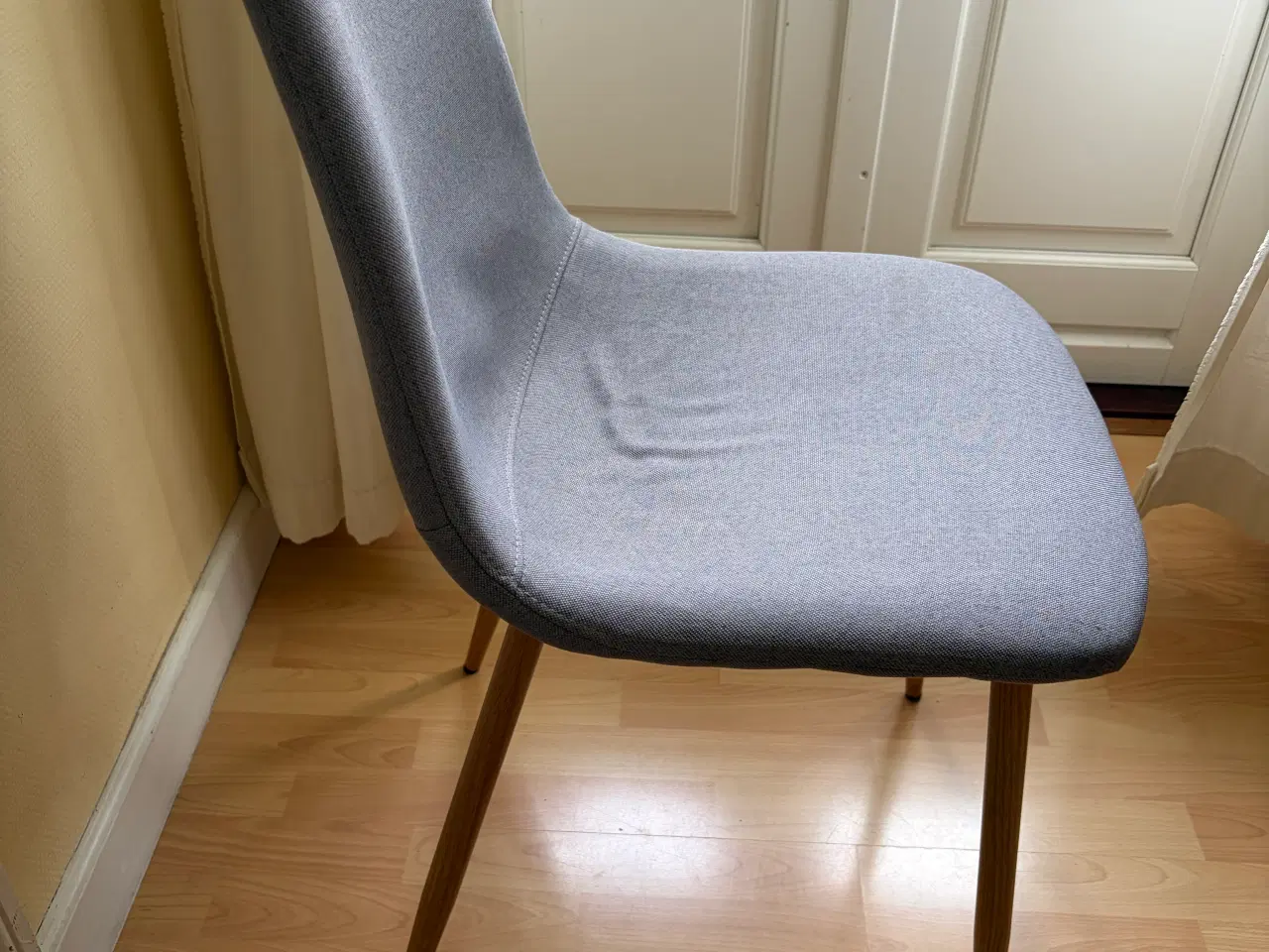 Billede 2 - Fire Jonstrup spisebordsstole sælges