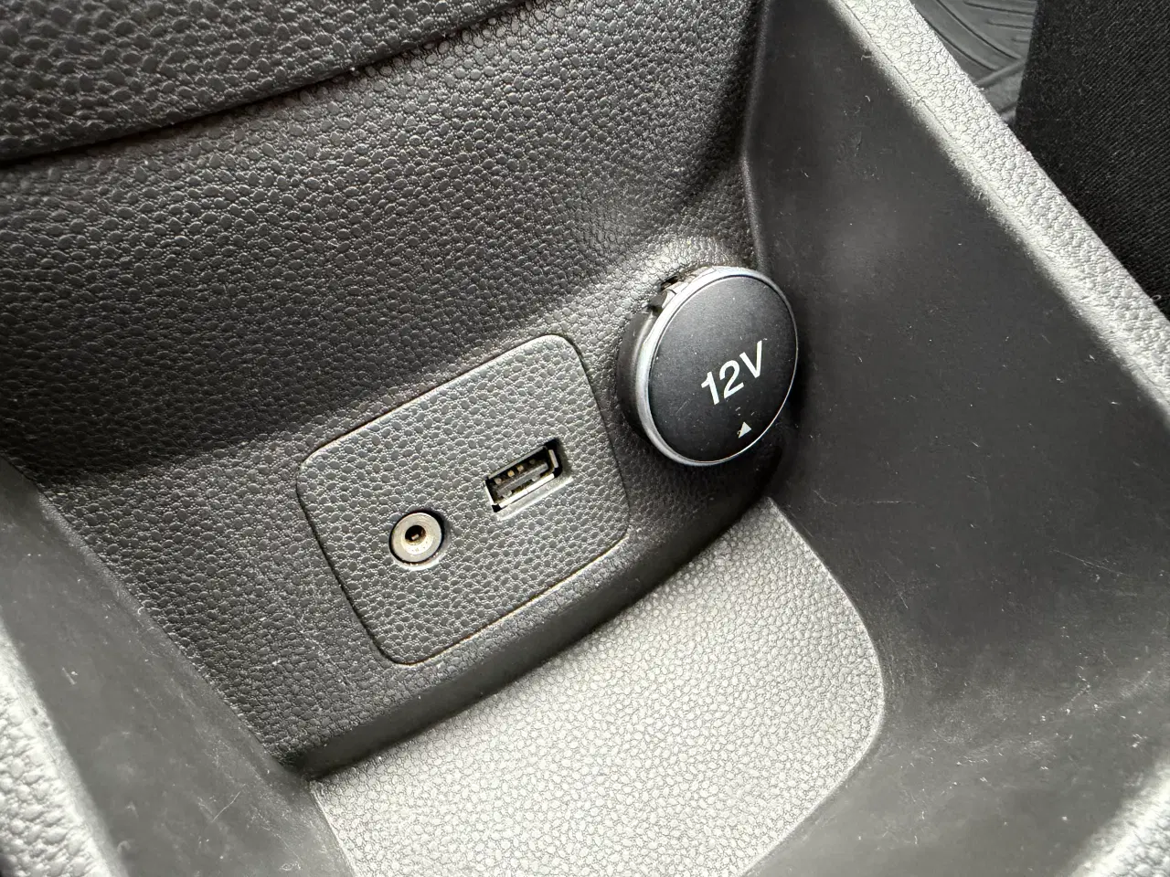 Billede 14 - Velkørende Ford Fiesta