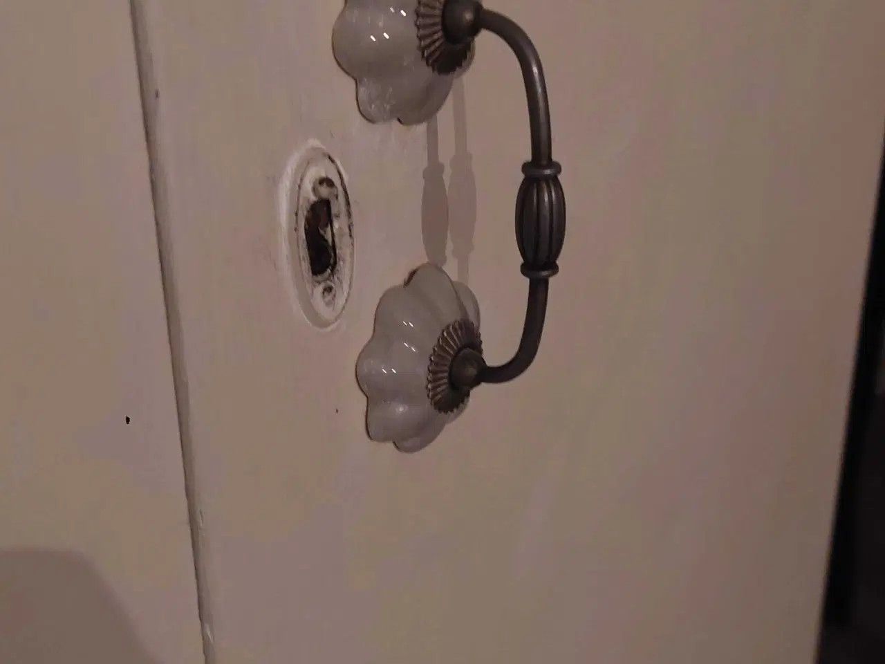 Billede 2 - Skab - kalkmalet