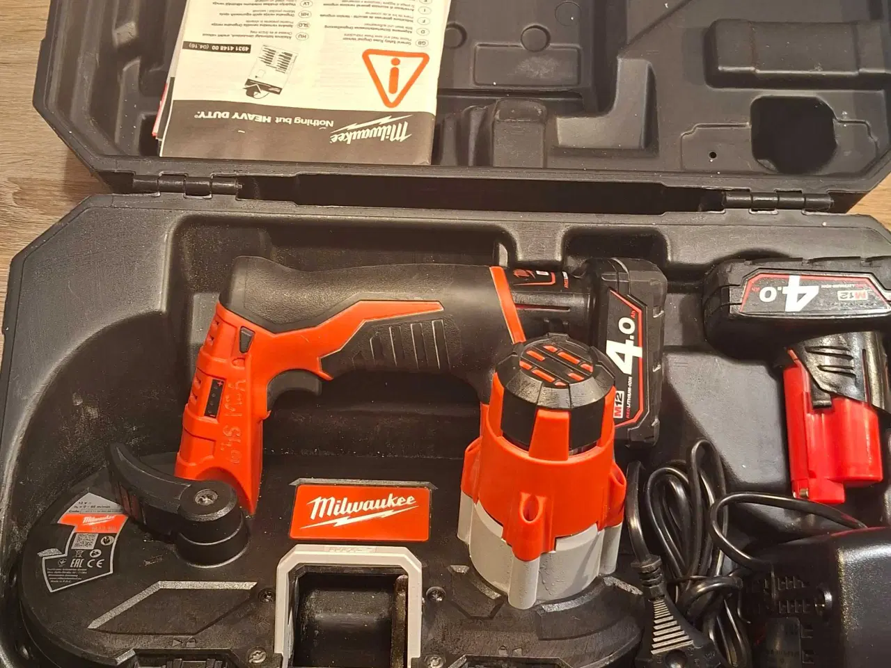 Billede 2 - Milwaukee M12 båndsav + 2x 4.0Ah batteri, lader og
