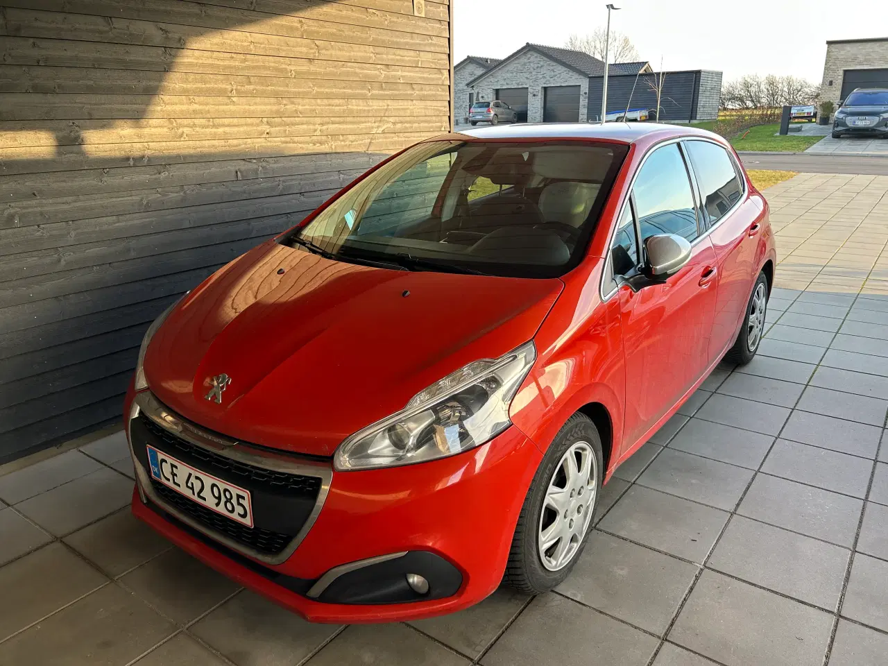 Billede 1 - Peugeot 208 1,6 bluehdi 120kr halvårlig vægtafgift