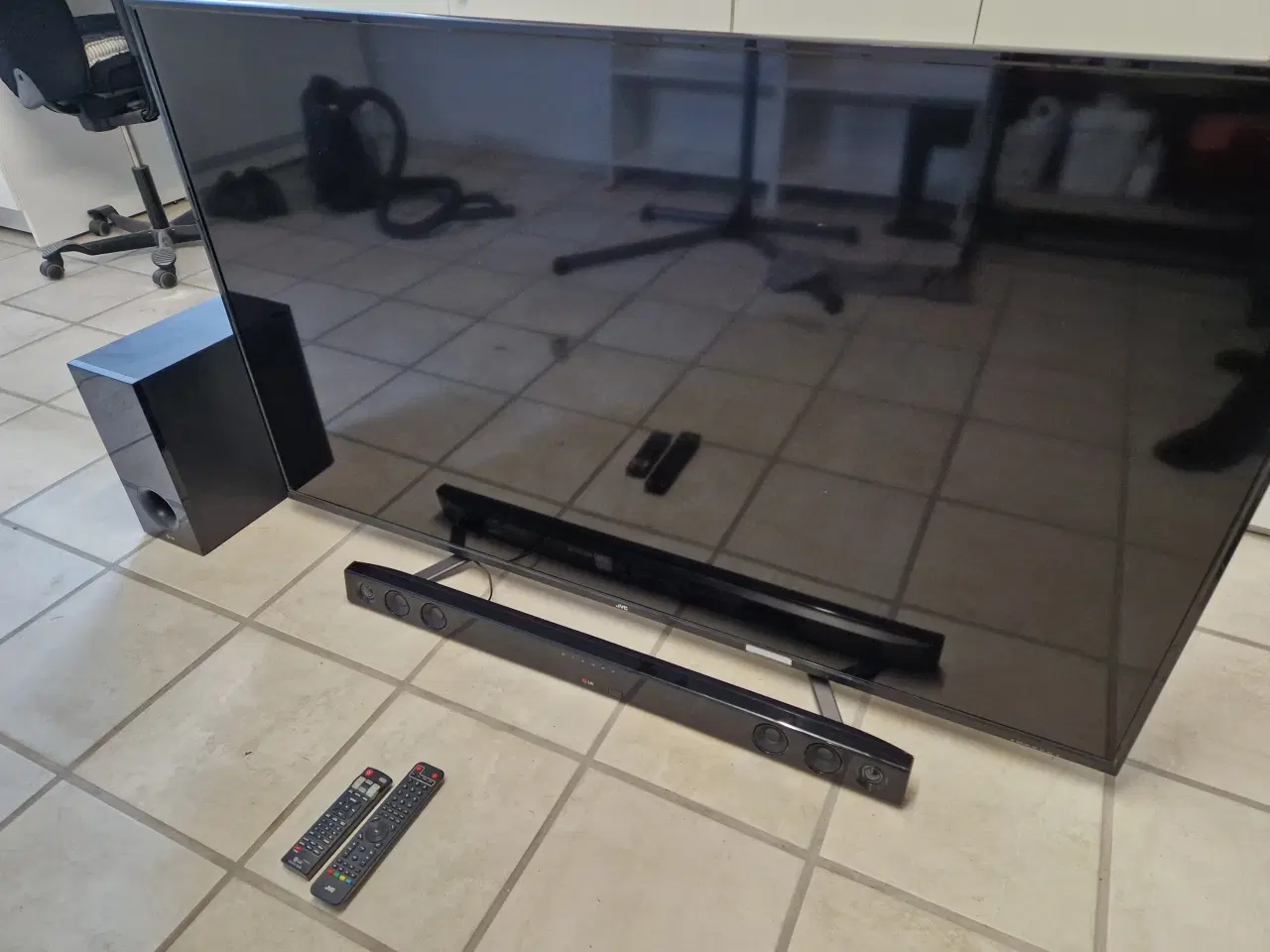 Billede 4 - 65" TV JVC Full HD