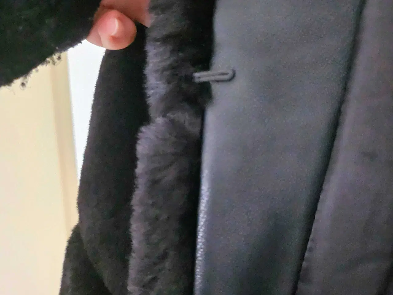 Billede 3 - 🖤 Eksklusiv faux fur frakke fra Esther.H Paris