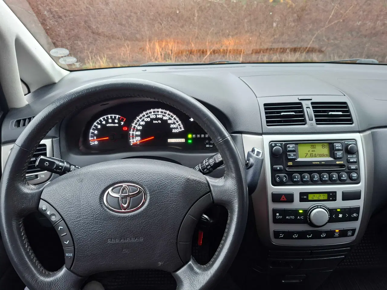 Billede 6 - Toyota Sportsvan - Nysynet, nedvejet og lav km.