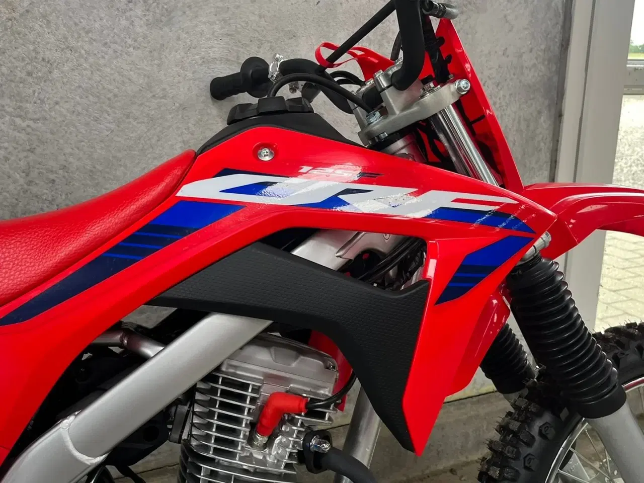 Billede 11 - Honda CRF 125 F DEMO. Rigtig crosser med gear og kobling. Super Fed