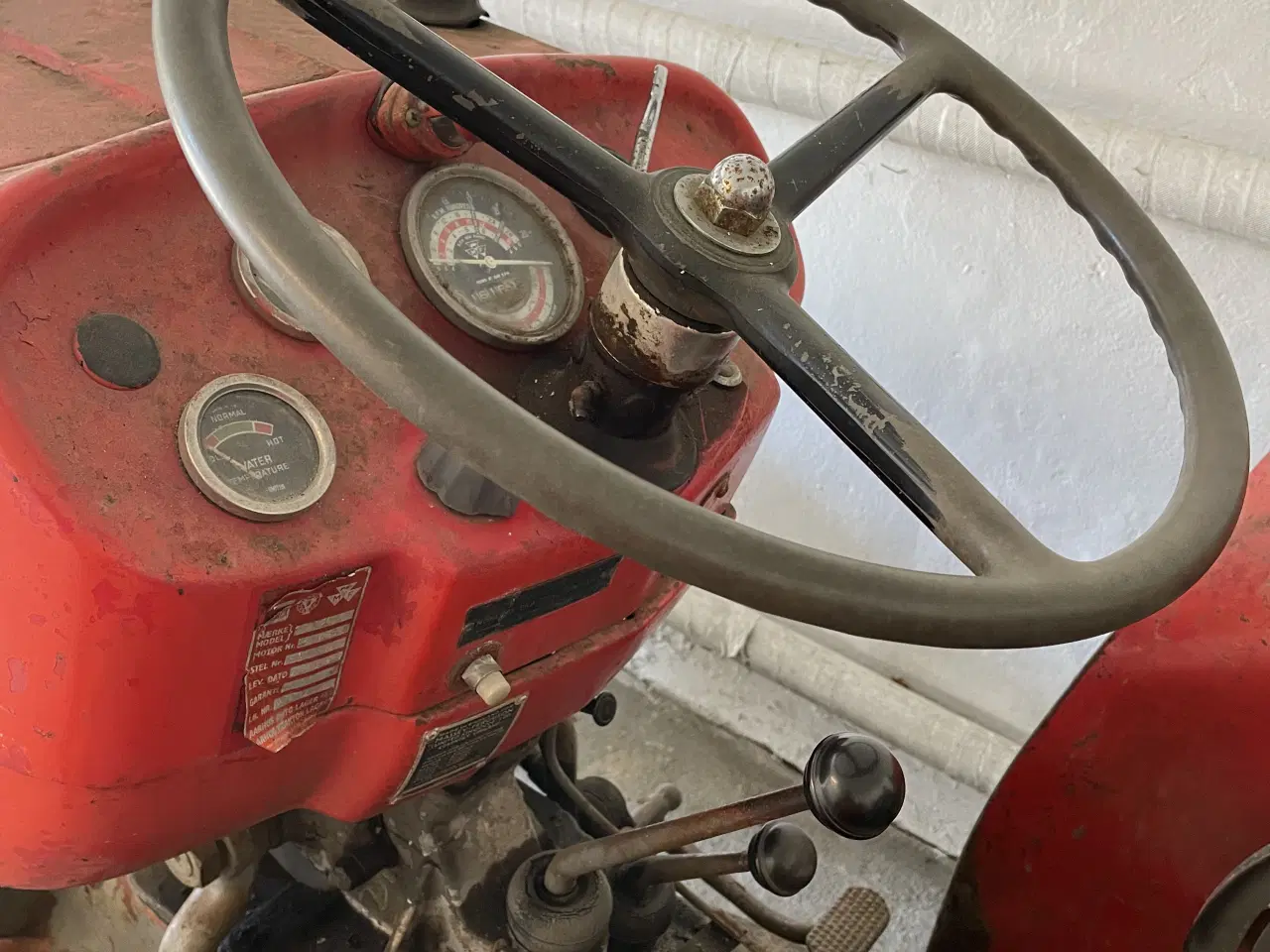 Billede 7 - Rød Massey Ferguson 135 - 1975 - Benzin