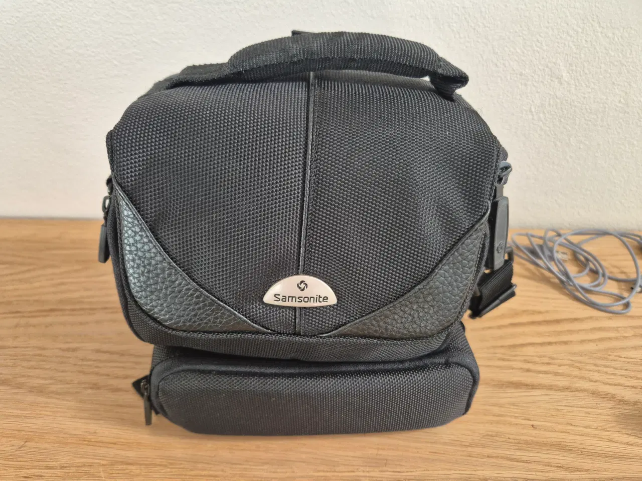 Billede 2 - Sony DCR-SR32 Camrecorder med taske, lader