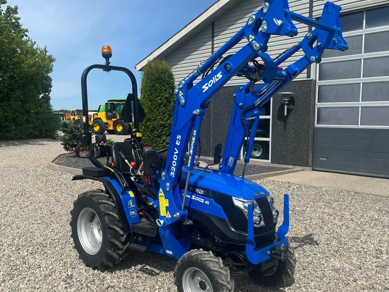 Billede 21 - Solis S26 6+2 gearmaskine med Fuldhydraulisk frontlæsser