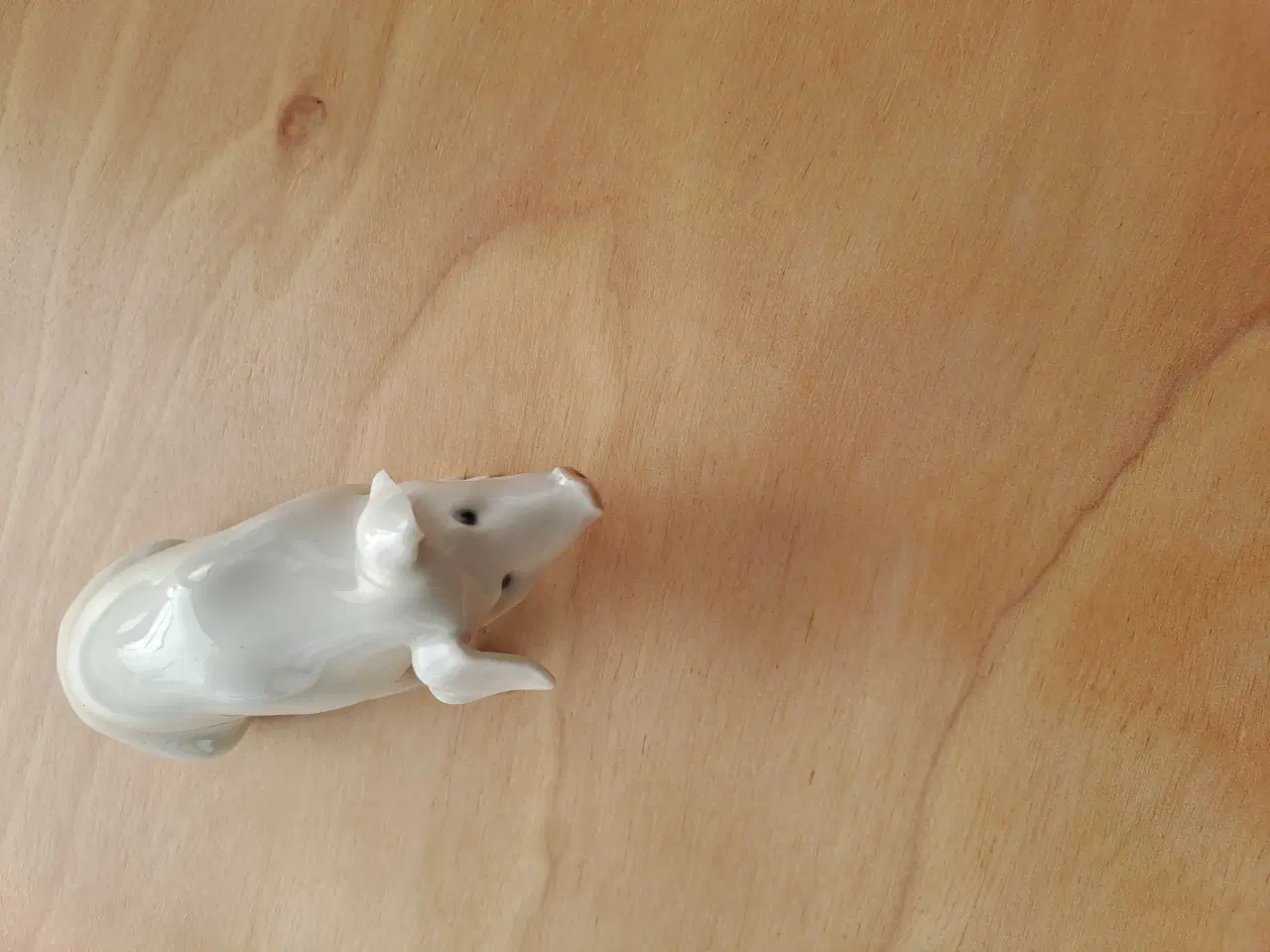 Billede 3 - Siddende gris fra Royal Copenhagen- model 1400