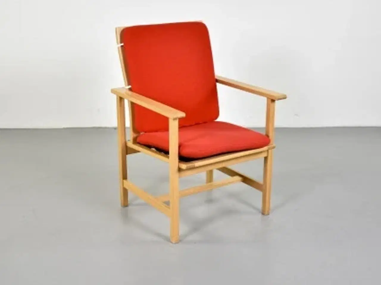 Billede 1 - Børge mogensen lænestol i eg med rødt polster, sæt à 2 stk.