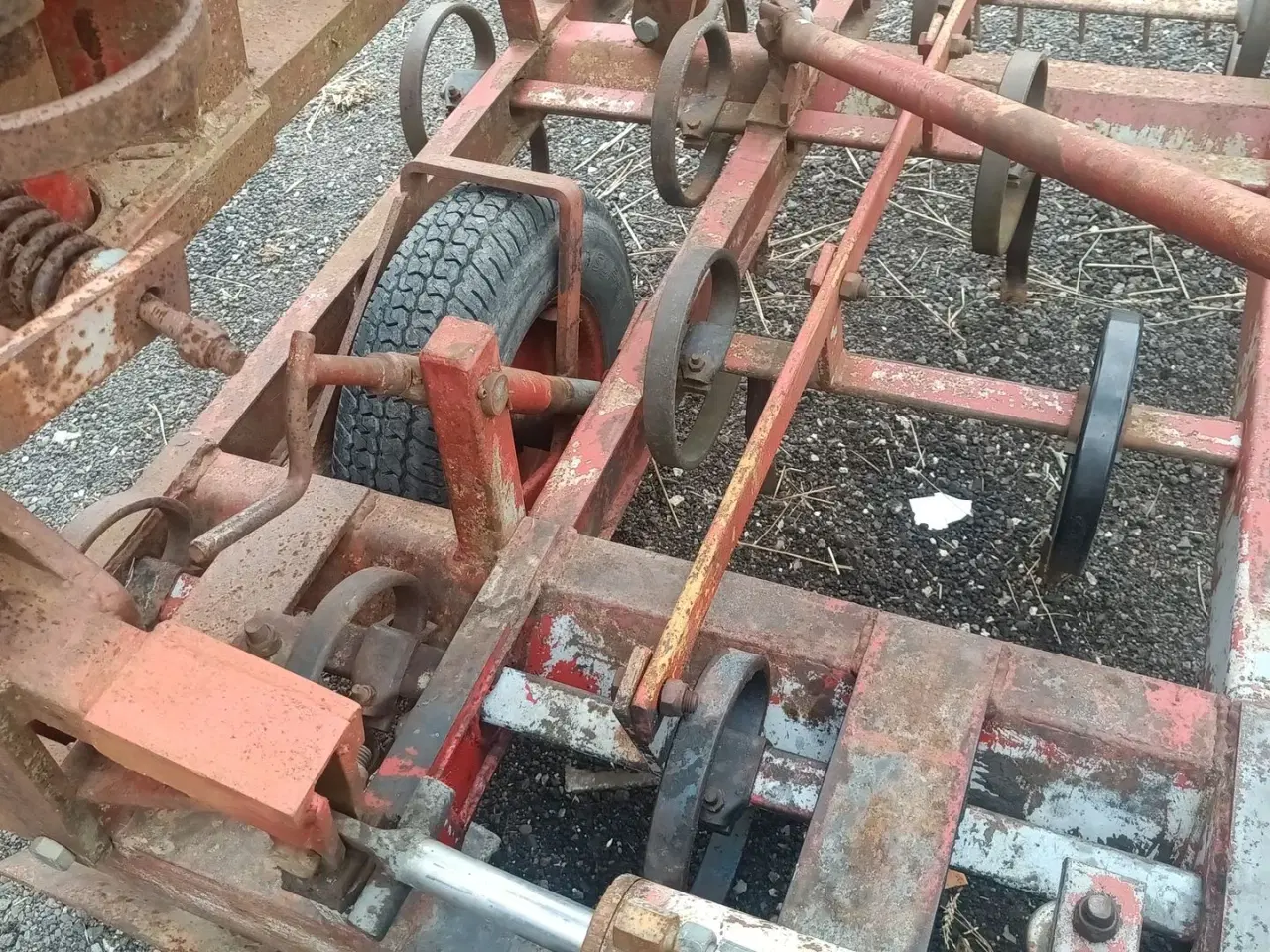 Billede 6 - - - - Med efterharve