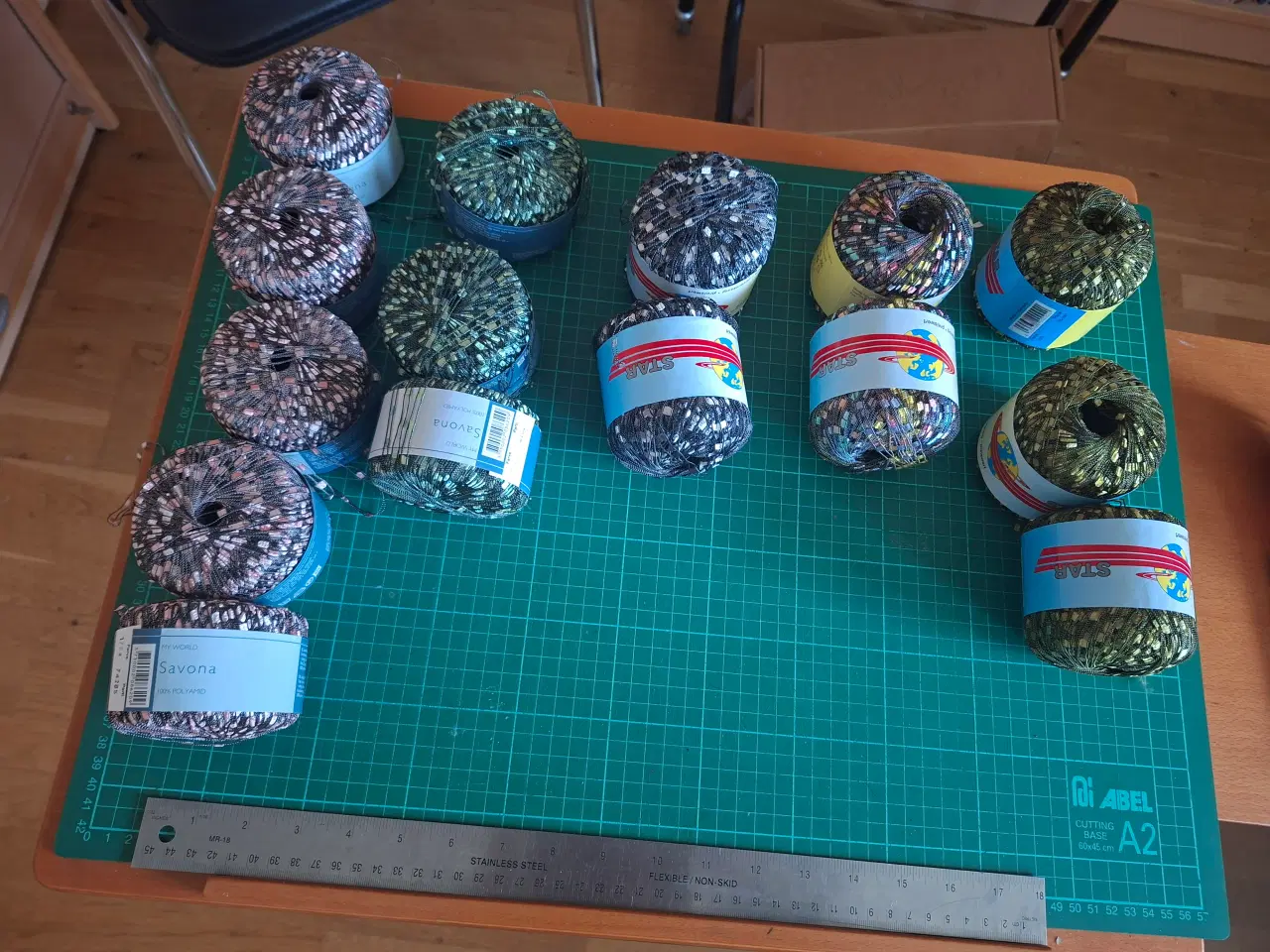 Billede 7 - Diverse garner sælges