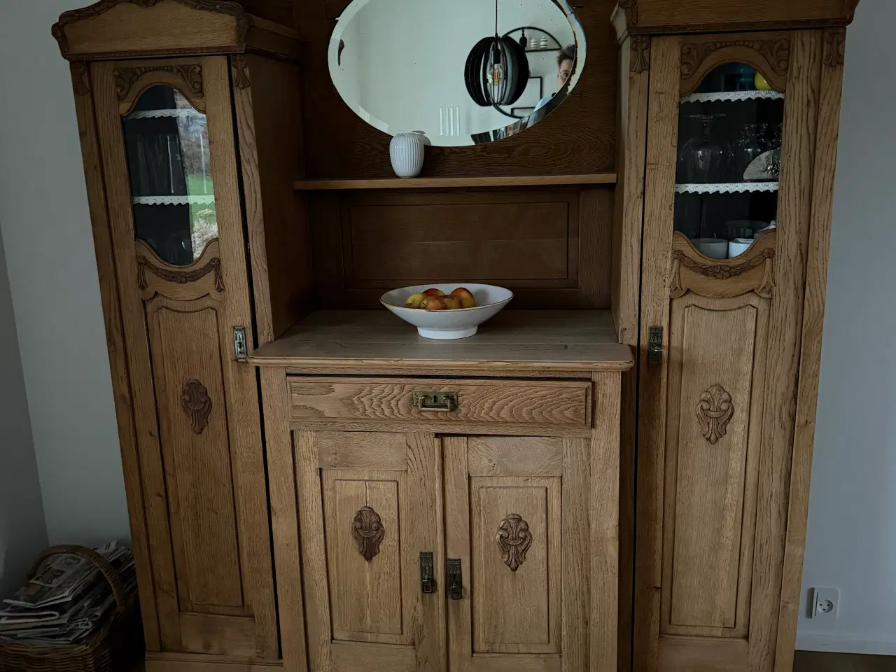 Billede 1 - Tårnbuffet i egetræ 