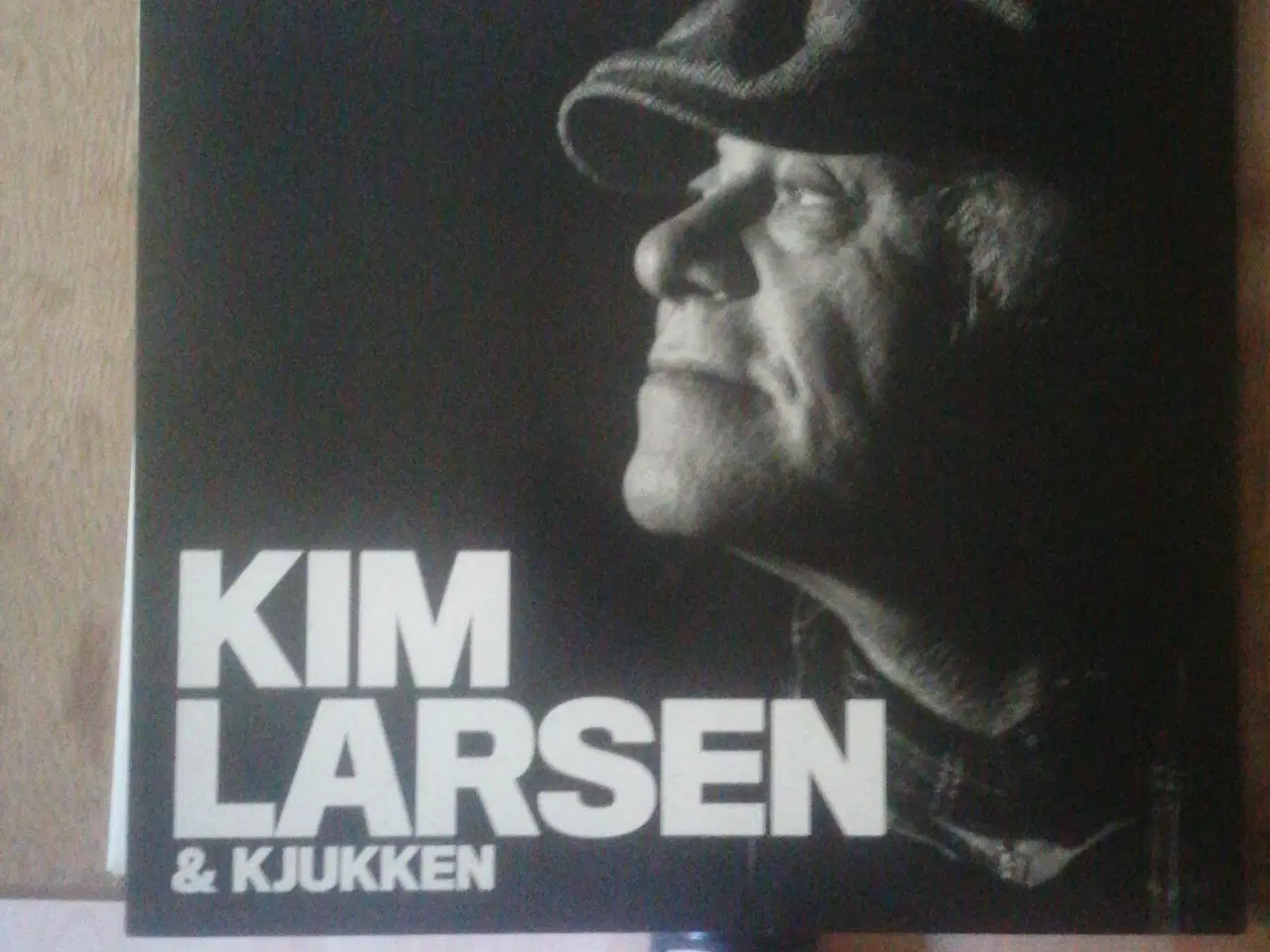 Billede 1 - Ind i mørket Kim larsen