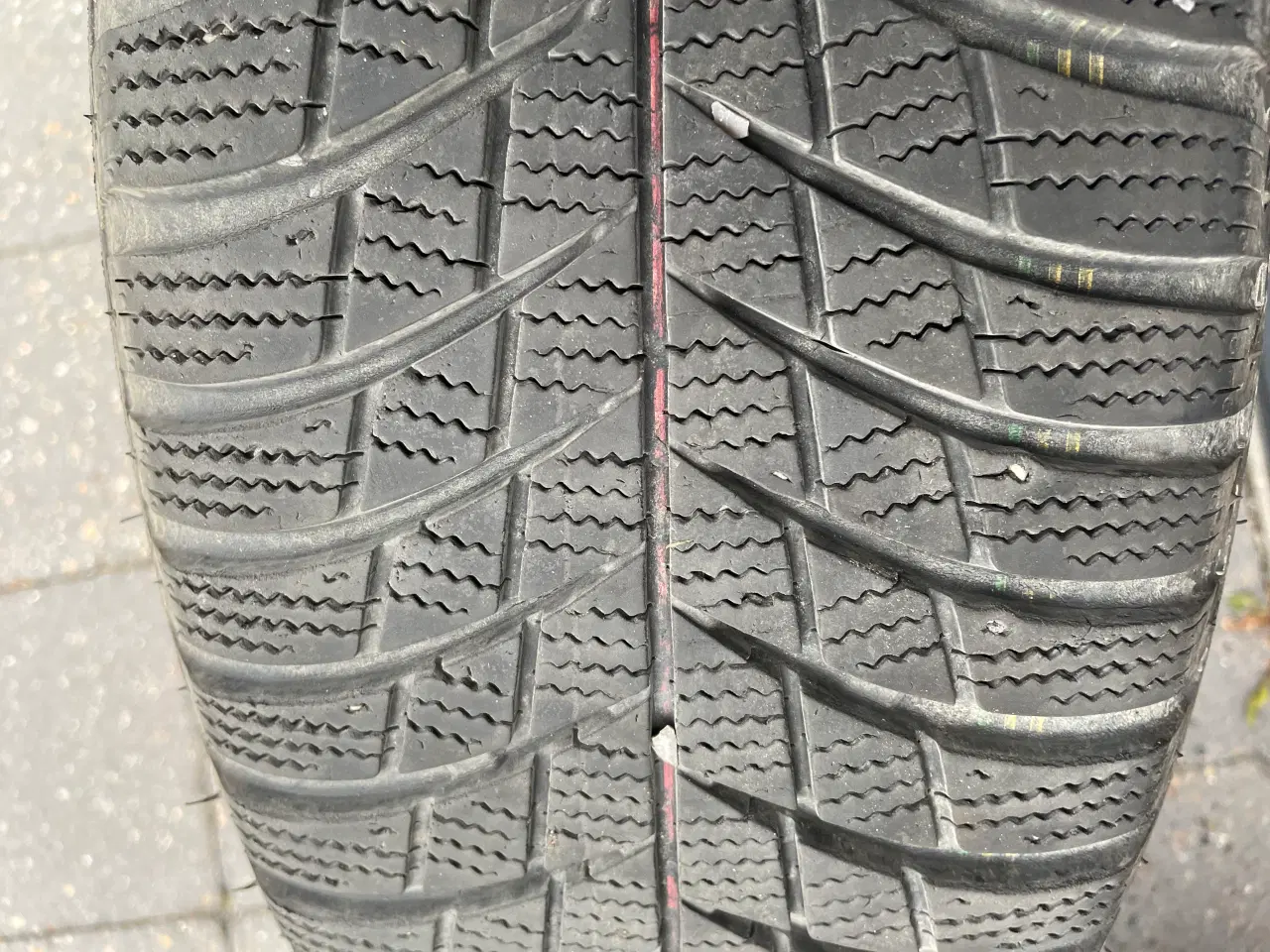 Billede 3 - Gode vinterdæk på alufælge 