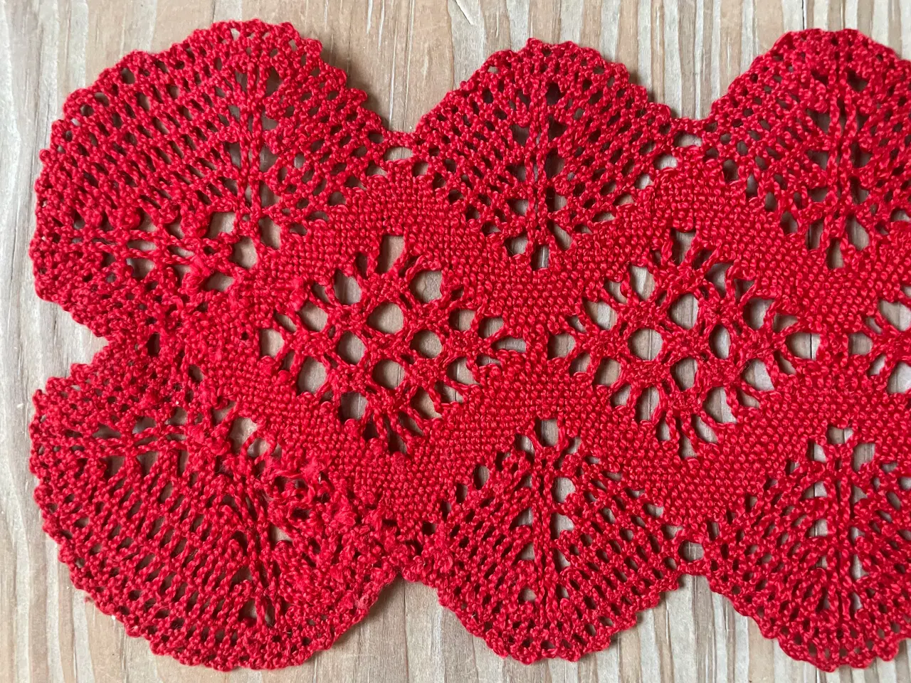 Billede 3 - Kniplet Bordløber/festremse ubrugt