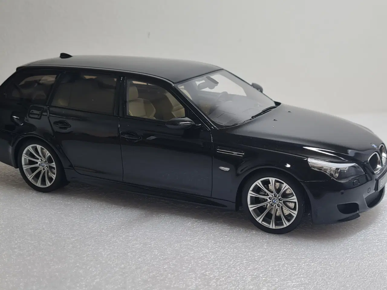 Billede 3 - 1:18 BMW M5 E61 Touring ottomobile 