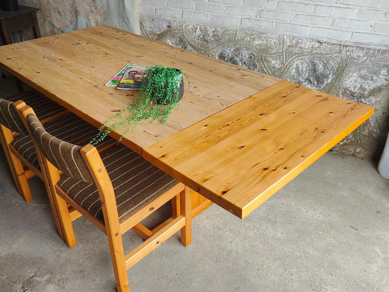 Billede 3 - Massivt fyrretræ spisebord med klap