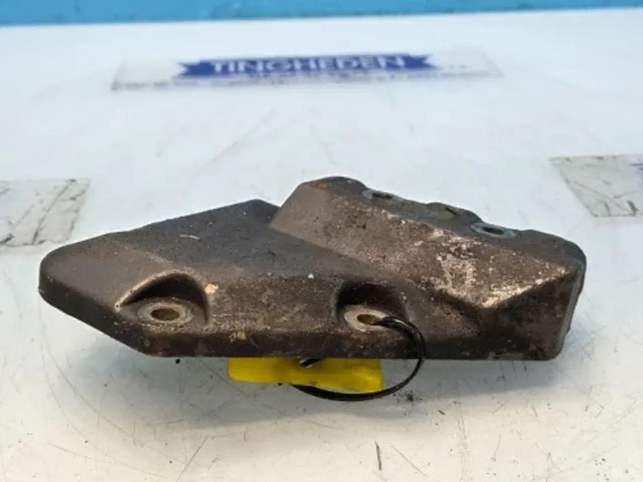 Billede 8 - John Deere  6068   Adapter Til Motoroliefilter   DZ122690