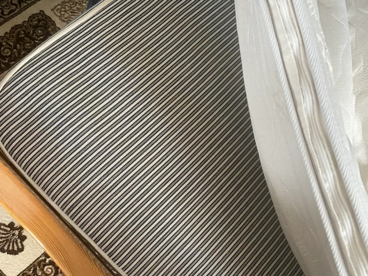 Billede 2 - 2 enkeltsenge sælges samlet. Madrasser medfølger