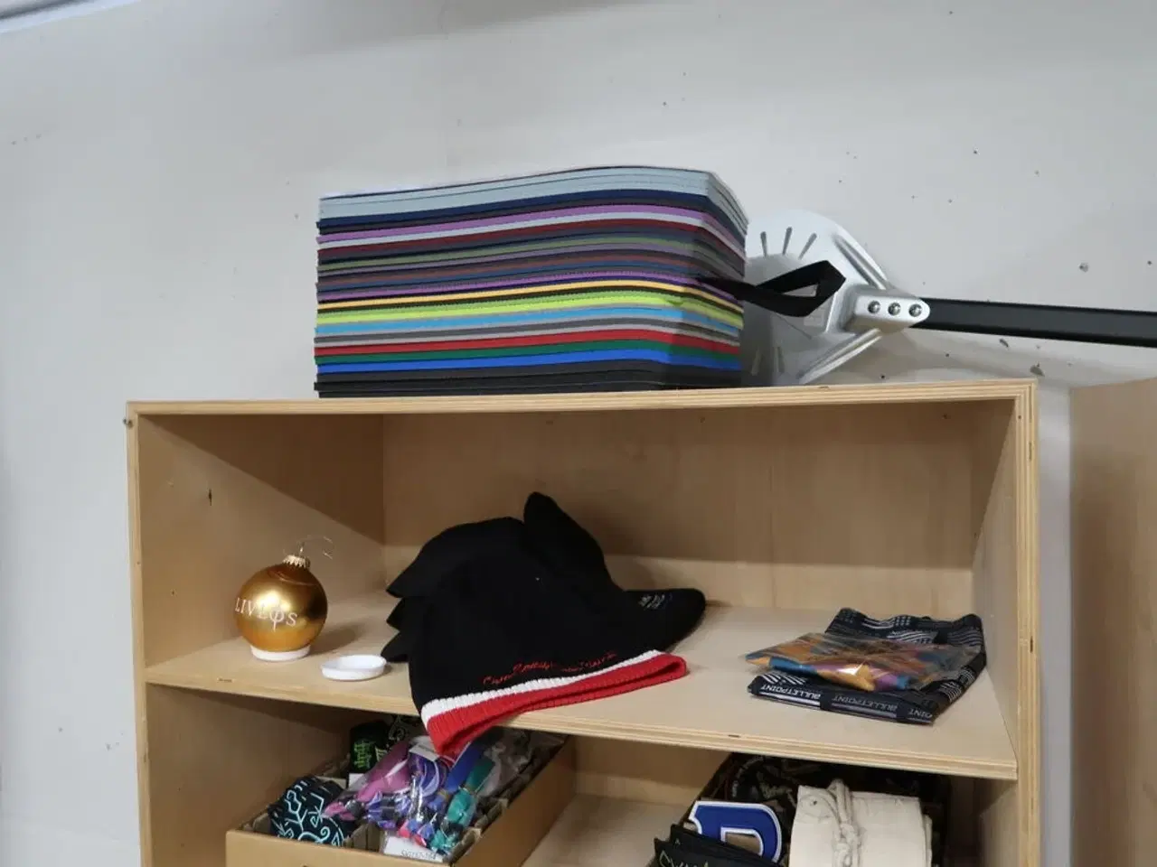 Billede 2 - 2 stk. vægreoler med indhold