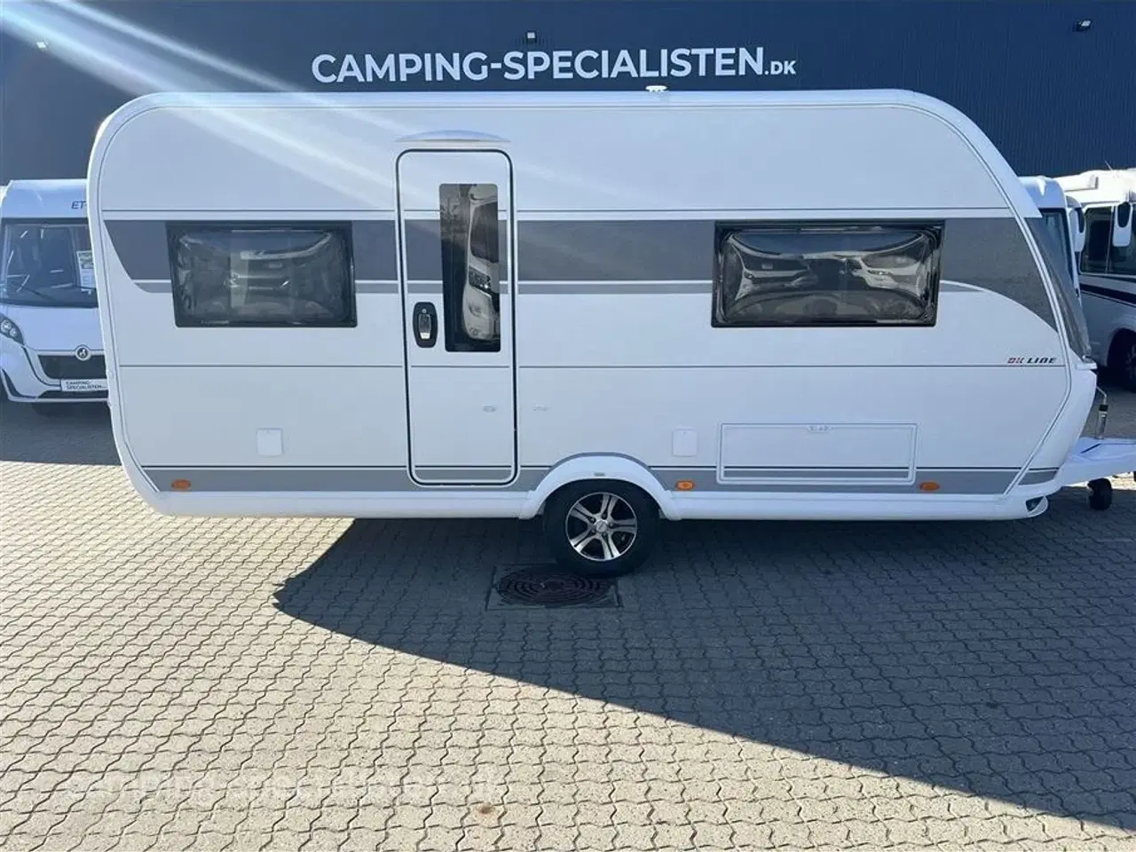 Billede 1 - 2026 - Hobby De Luxe 460 UFe   2026 Hobby De Luxe 460 UFe DK LINE - Kan ses nu hos Camping-Specialisten.dk