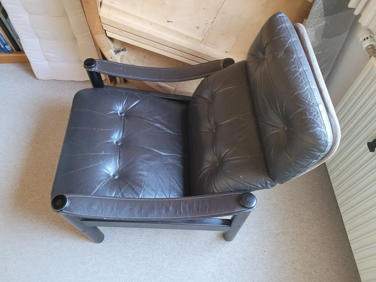 Billede 4 - 🛋️ Lænestol i brun læder – flot retrodesign ✨