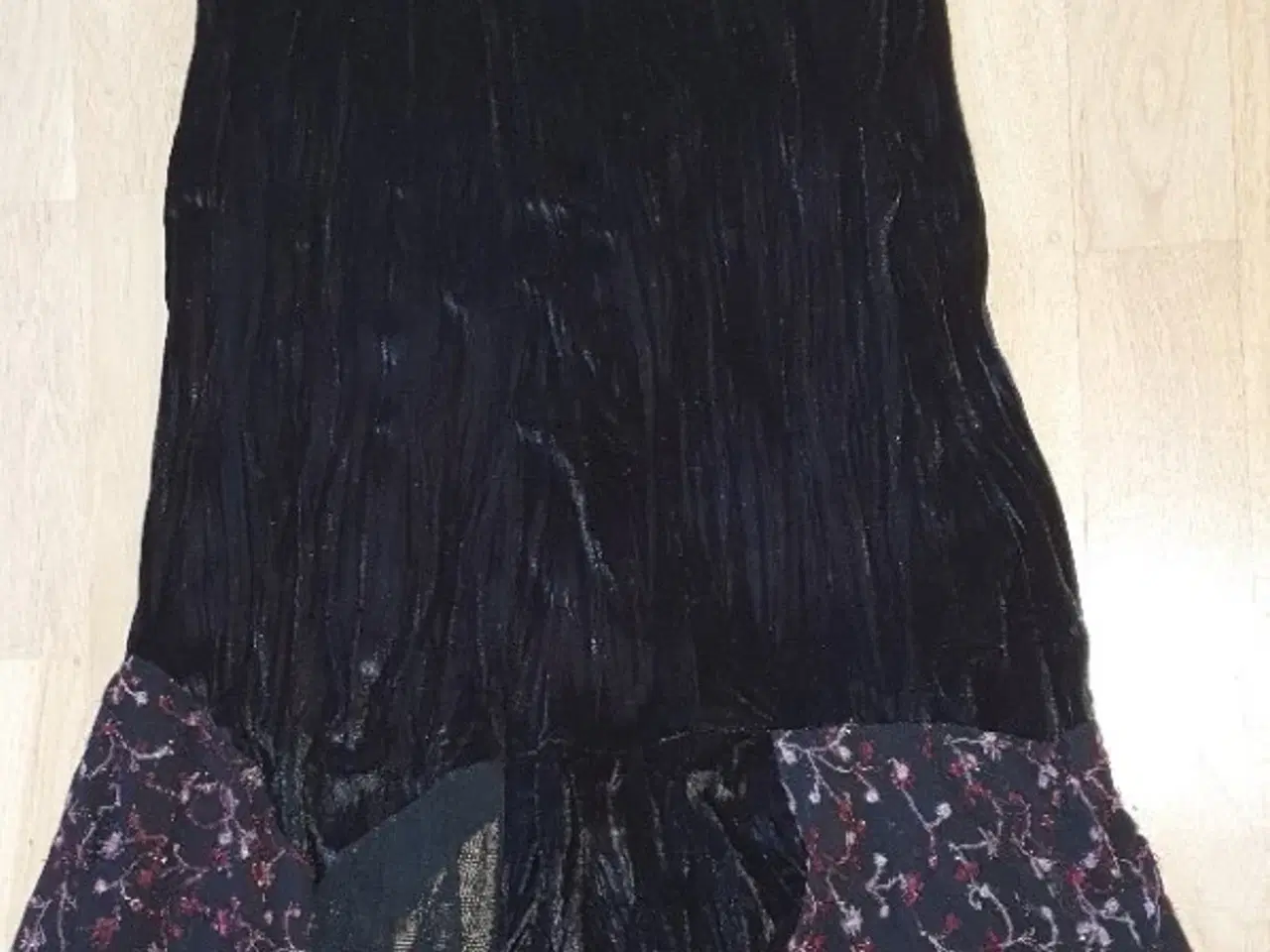 Billede 1 - Nederdel 		