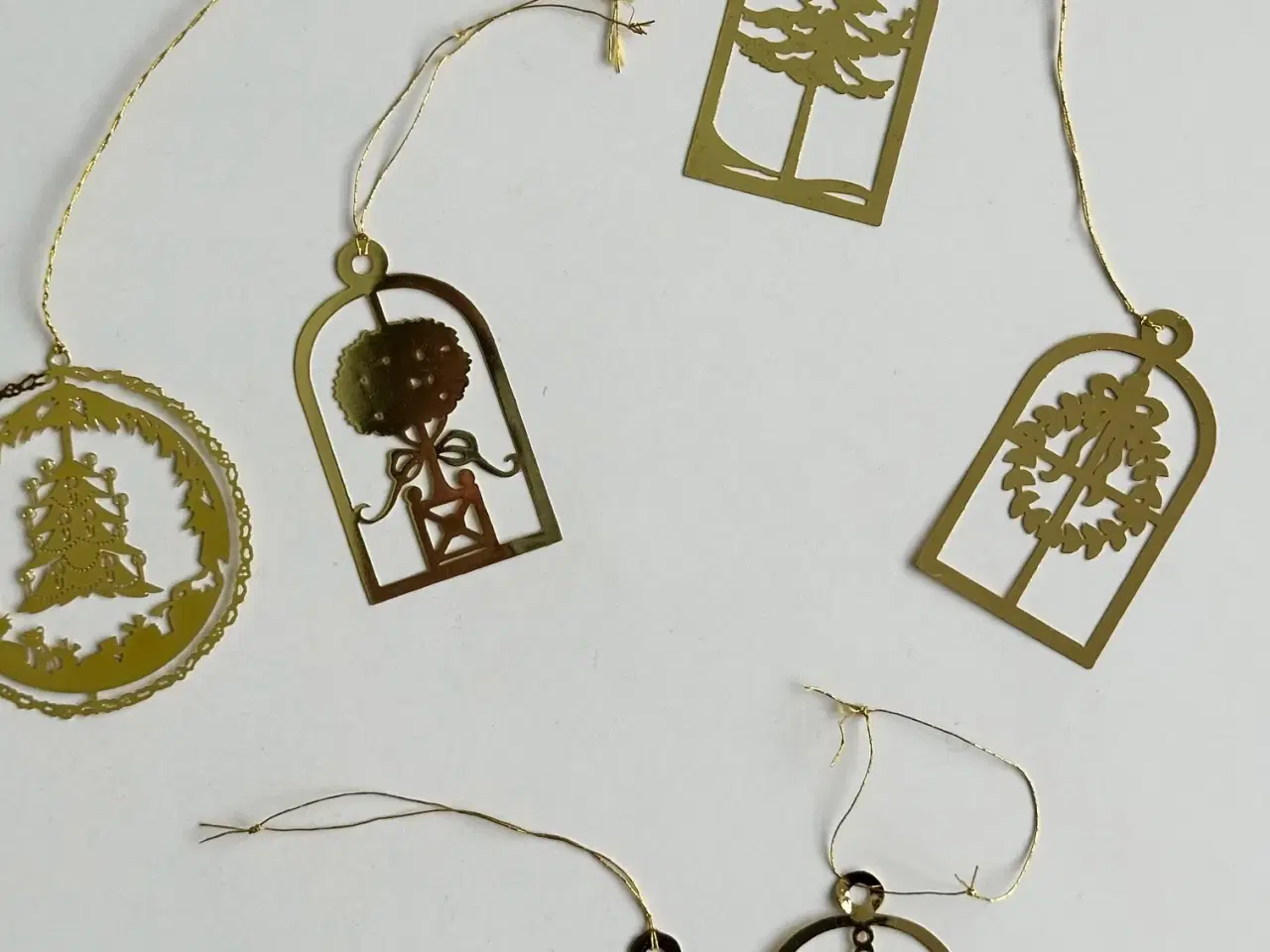 Billede 5 - Ophæng, gyldent metal, 15 stk samlet