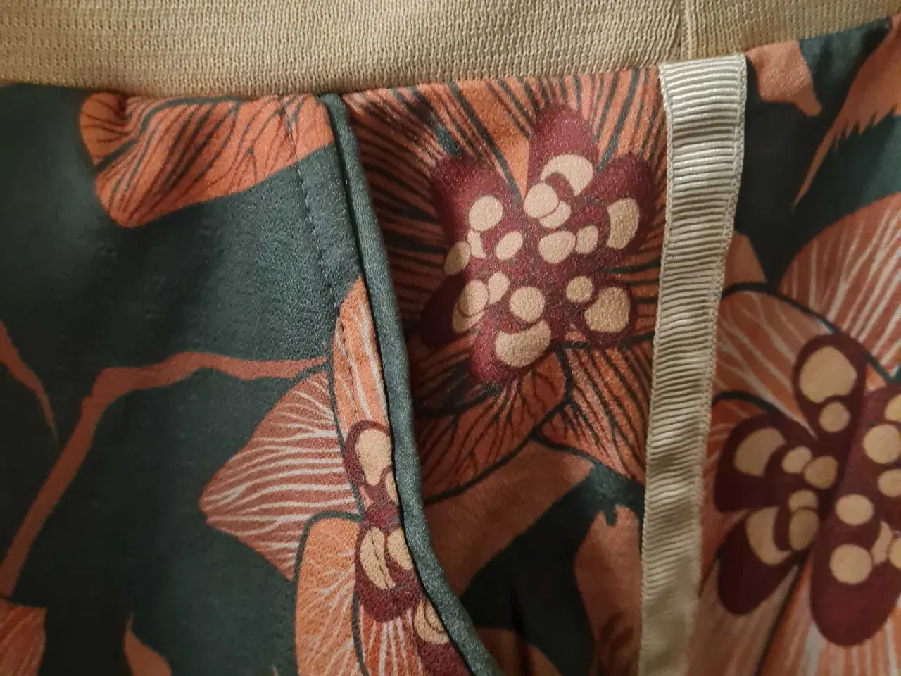 Billede 7 - Bukser str L 50-52 fra Zizzi 