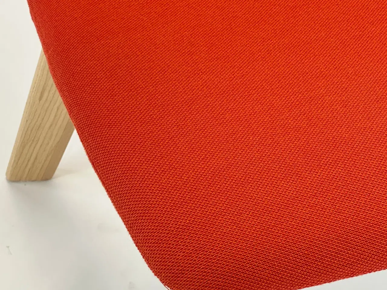 Billede 7 - Magnus Olesen Butterfly lounge Loungestol – Orange med Træ Stel