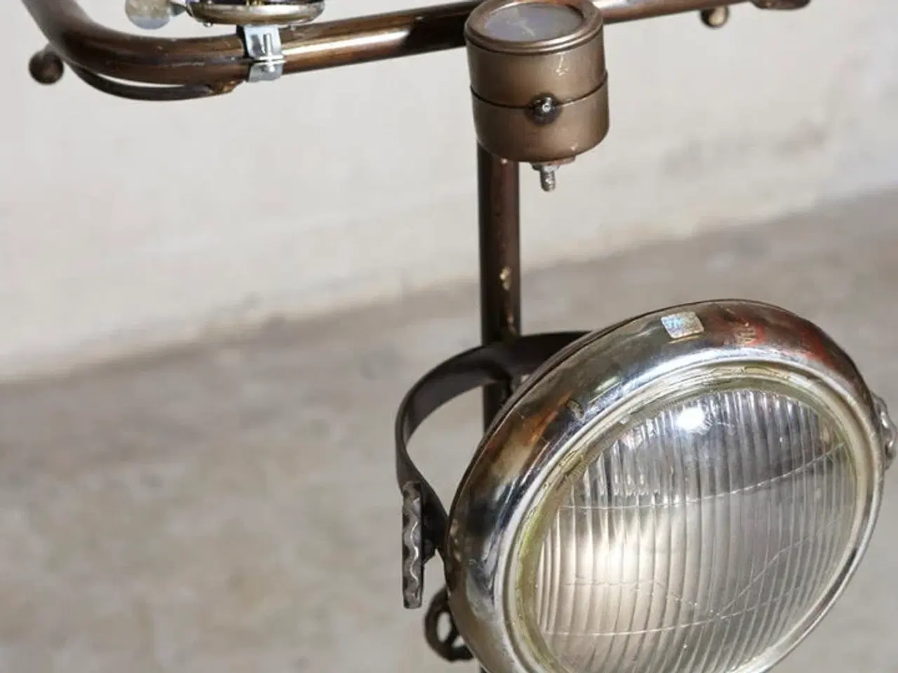 Billede 3 - Ny Lampe i jern med cykel look
