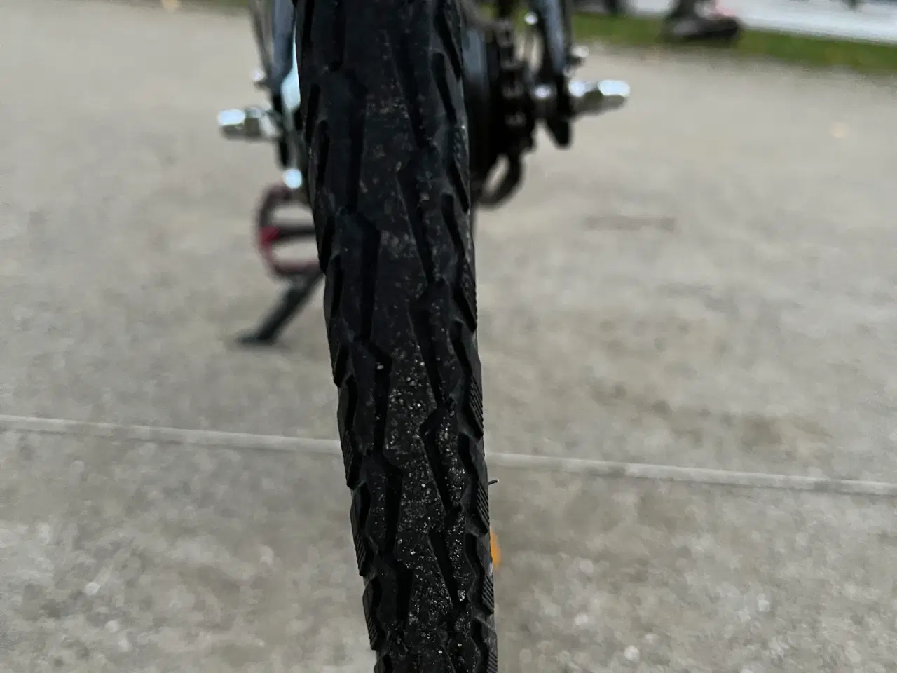 Billede 8 - RockMachine nyserviceret cykel, sort/rød, alu
