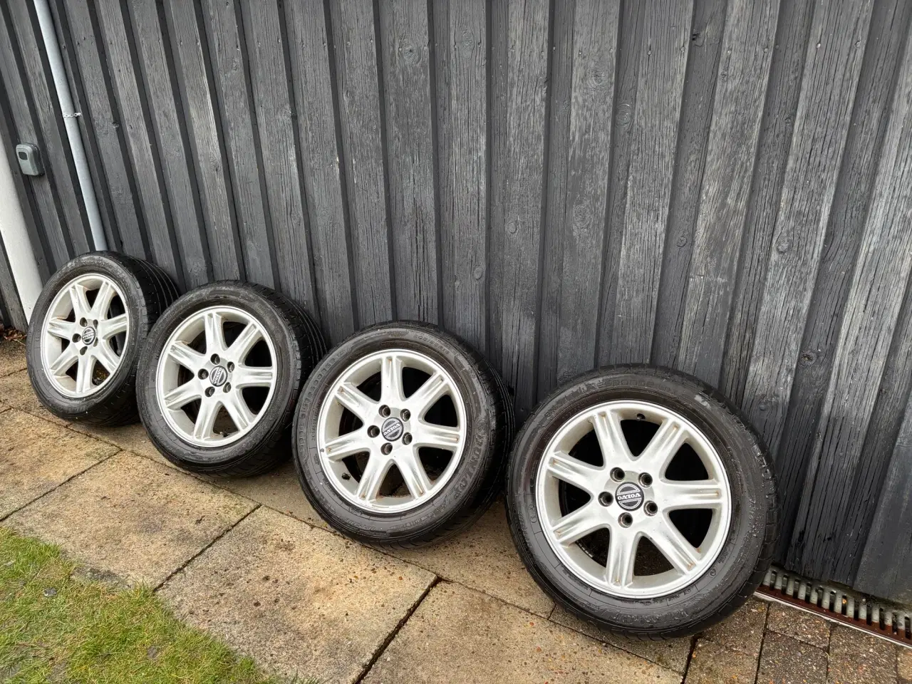 Billede 2 - Volvo fælge 5x108, ET50. 