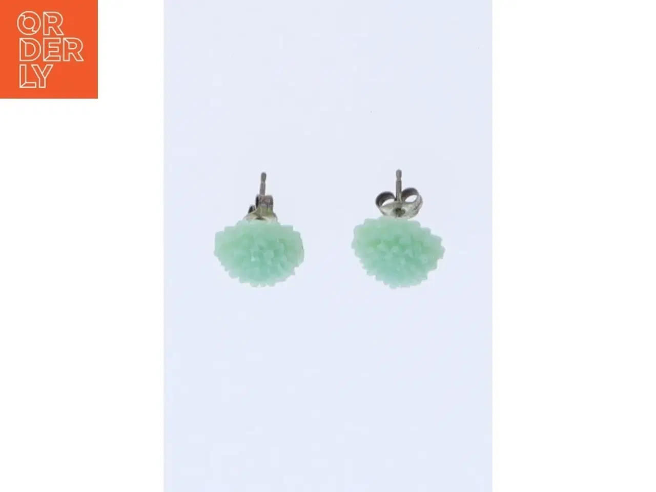 Billede 1 - Blomsterformede ørestikkers i lysegrøn (str. 15 mm)
