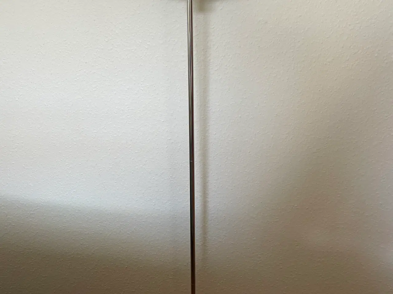 Billede 3 - Herstal gulvlampe model Vienda 