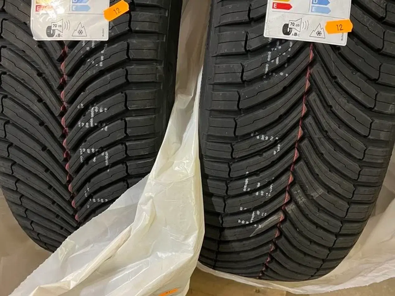Billede 2 - 2 stk. bildæk BRIDGESTONE TURANZA 205/45 R17