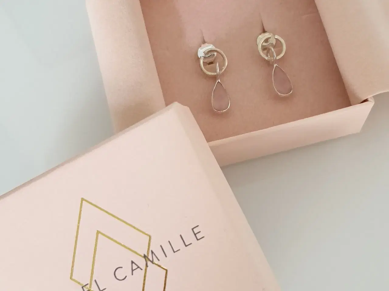 Billede 2 - Smykker: Izabel Camille-øreringe, lyserøde vedhæng