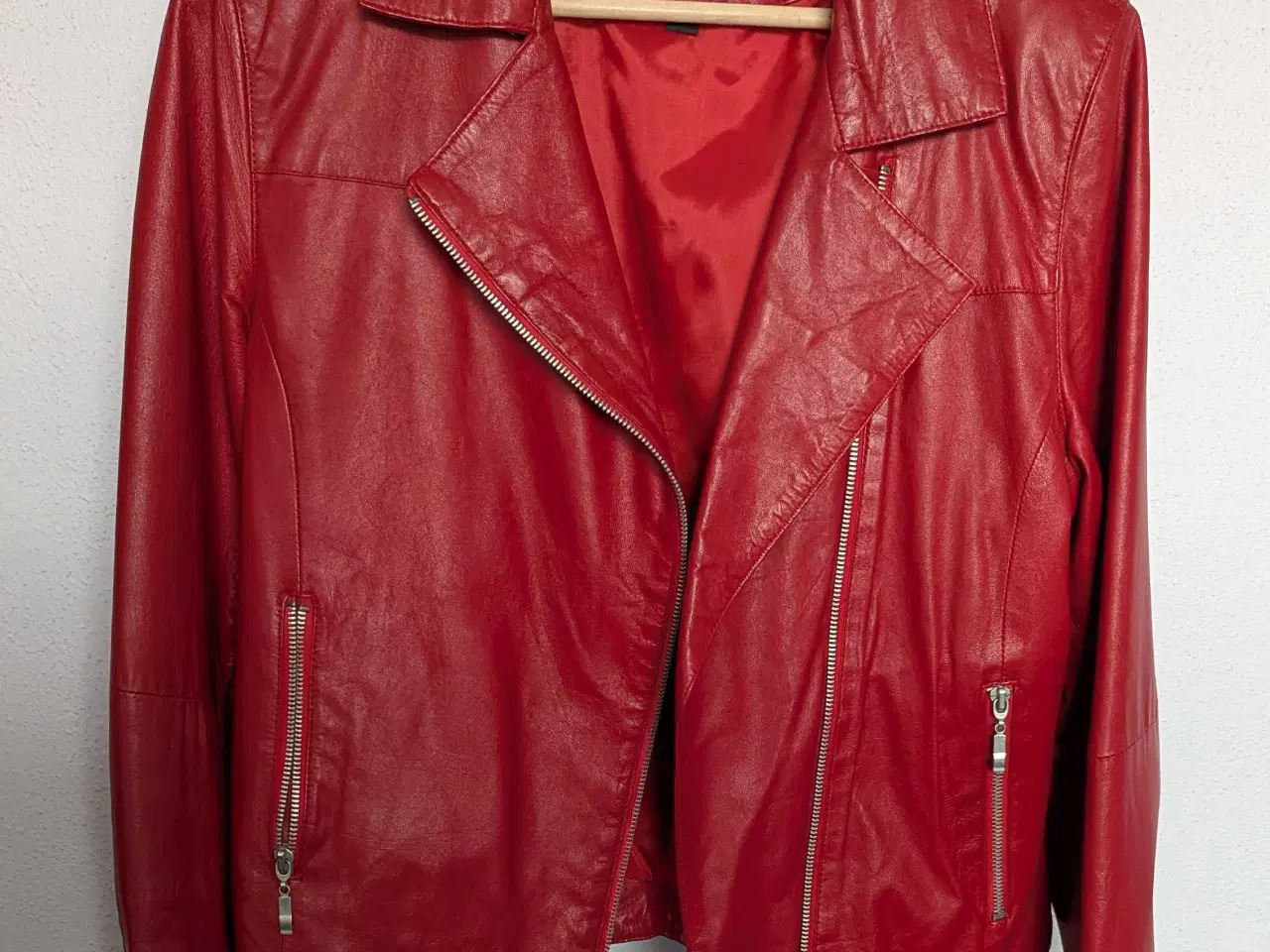 Billede 1 - Skindjakke i lammeskind, rød 