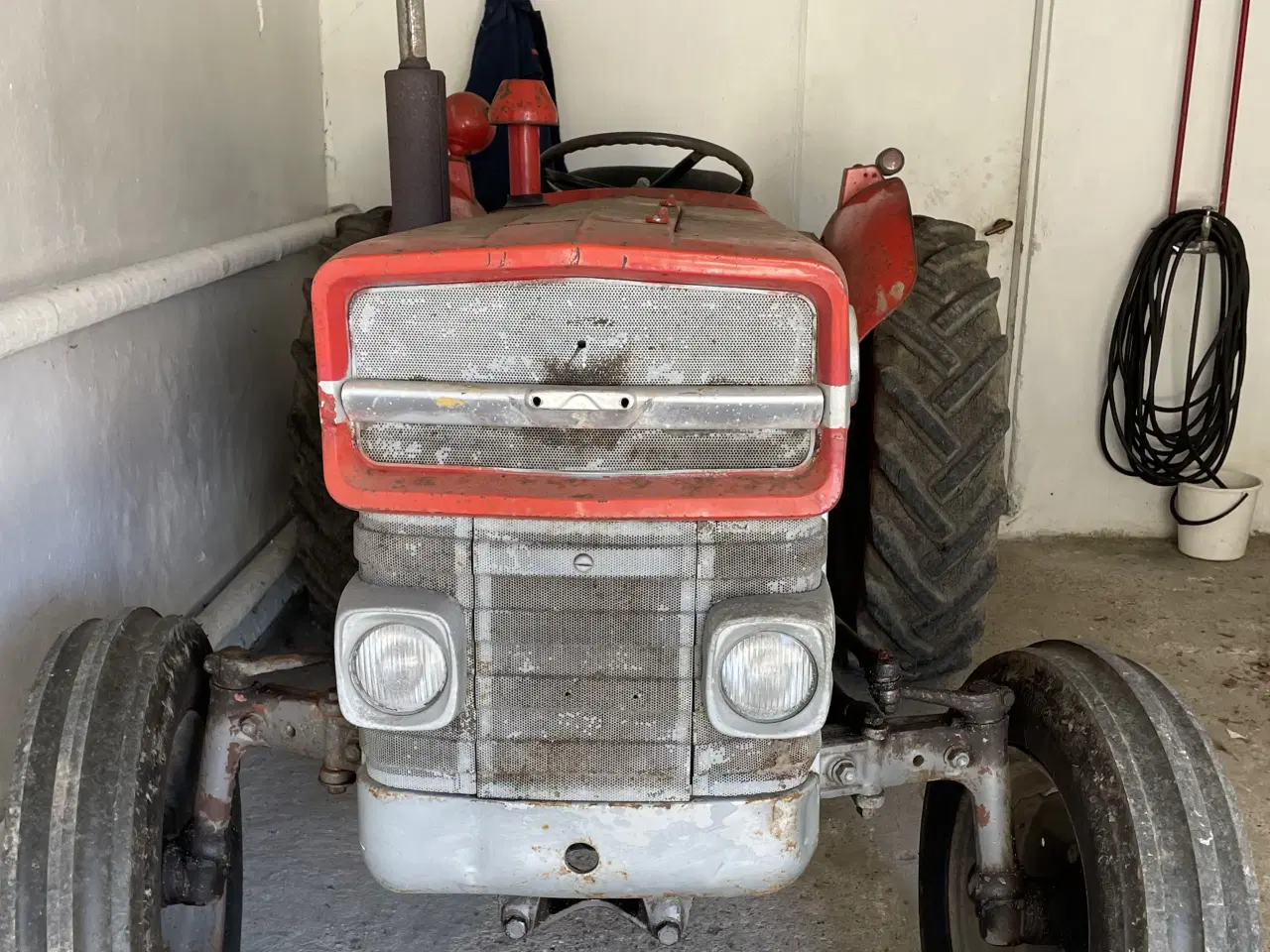 Billede 11 - Rød Massey Ferguson 135 - 1975 - Benzin